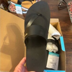 Reef Cushion Sol Hi Black on Black Size 10 new in box.